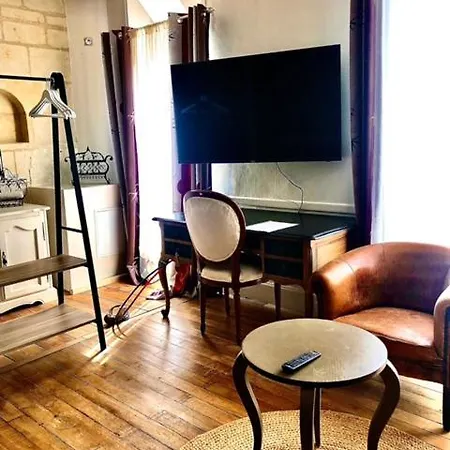 Le Regisseur Apartment