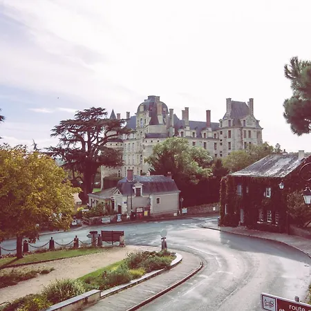 Le Regisseur Apartment *