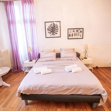 Le Regisseur Apartment