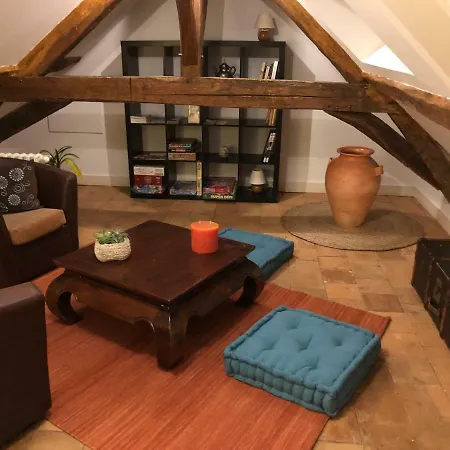 Le Regisseur Apartment *
